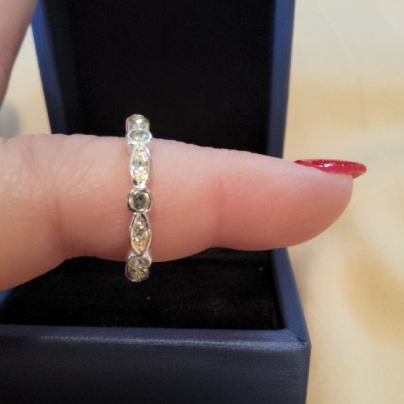 Stunning Silver Rings with Sparkling Accents - Picture 5 of 9